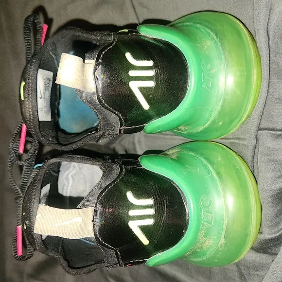 Nike Air 270 Tennis Shoes US 7 Youth