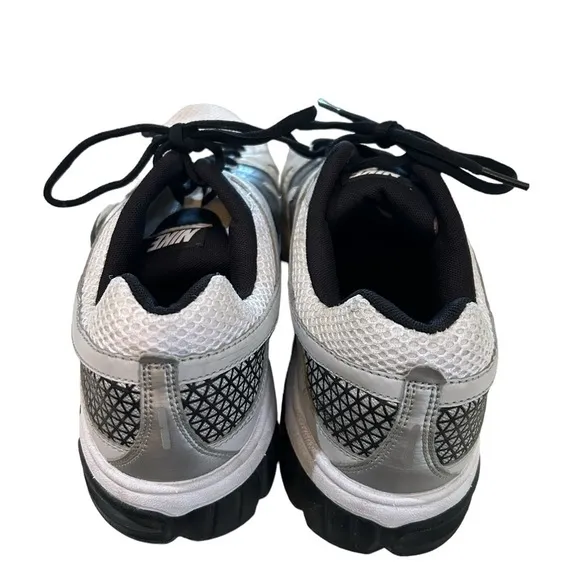 NIKE air athletic shoes