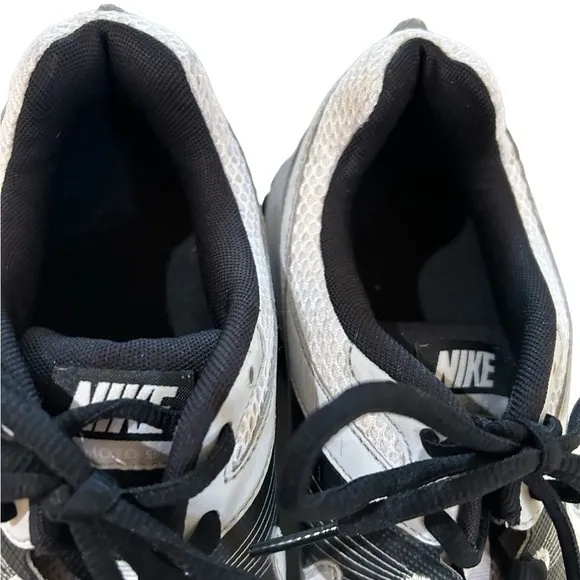 NIKE air athletic shoes