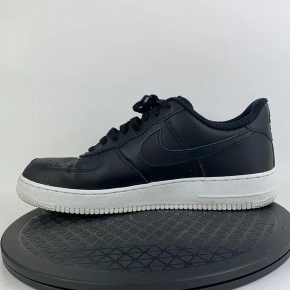 Nike Air Force 1 '07 Low Black/White Athletic Shoes AA4083-015 Men's Size 11.5