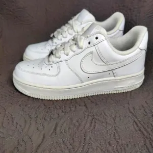 Nike Air Force 1 Low Triple White Leather Sneakers Youth Shoes Size 5