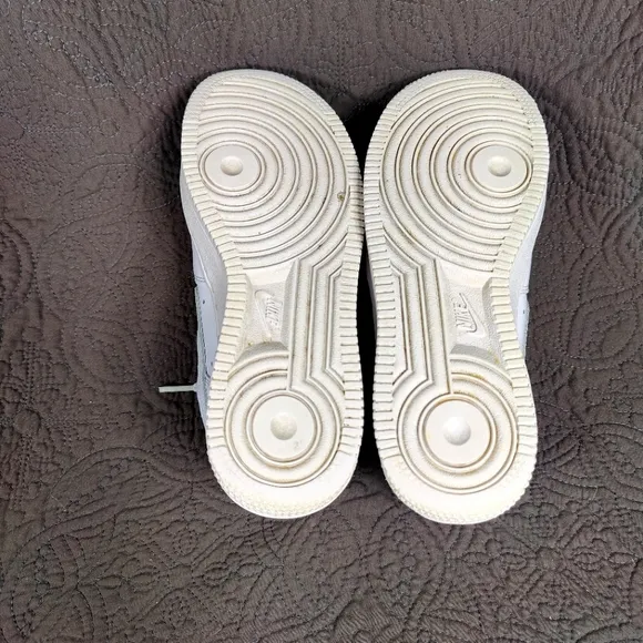 Nike Air Force 1 Low Triple White Leather Sneakers Youth Shoes Size 5