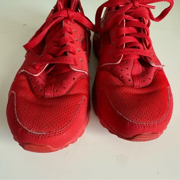 Nike Air Haurache triple red kid’s sneakers