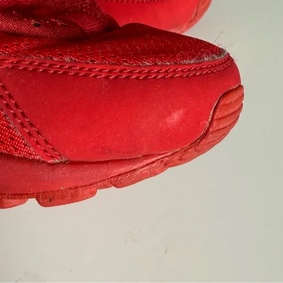 Nike Air Haurache triple red kid’s sneakers