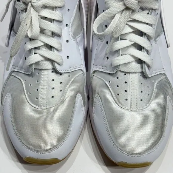 Nike Air Huarache Sneakers Shoes Triple White Gum Soles DR9883-100 Men’s Size 10