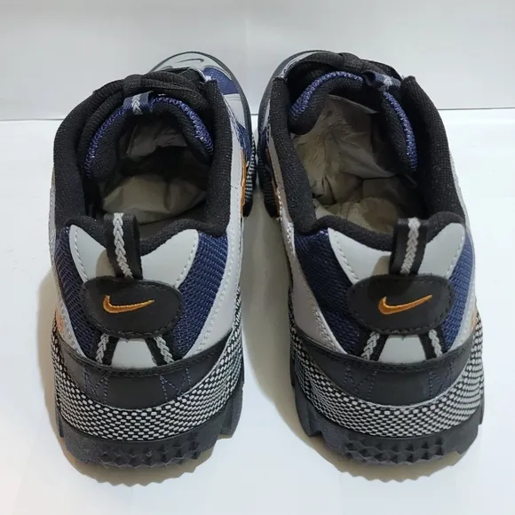 Nike Air Humara QS Sneakers