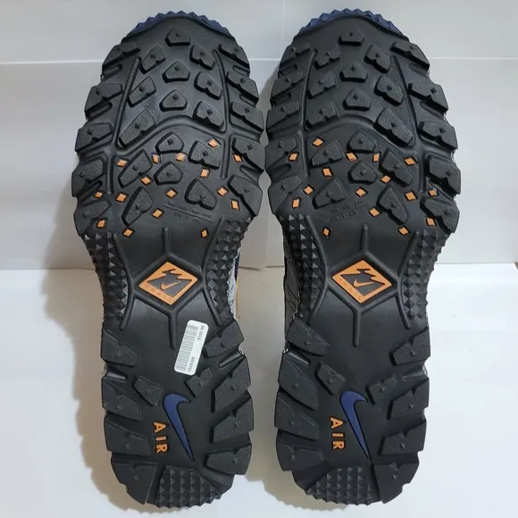 Nike Air Humara QS Sneakers