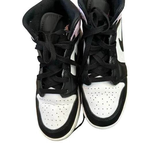Nike Air Jordan 1 Black &amp; White Mid Lace Up Athletic Sneaker Shoes Size 6.5