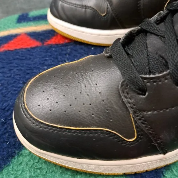 Nike Air Jordan Retro 1 Mid Shoes Sneakers GS Black Gold Youth Size 6