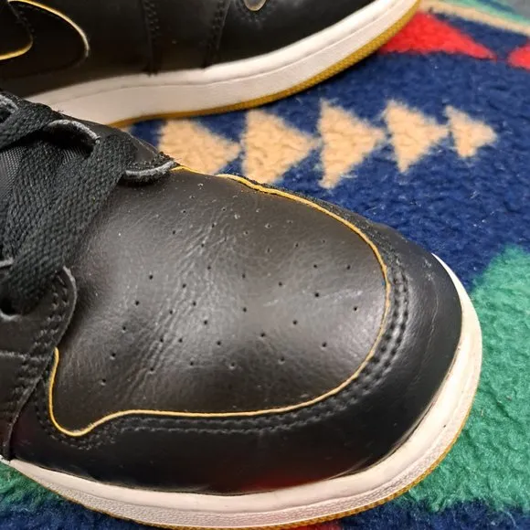 Nike Air Jordan Retro 1 Mid Shoes Sneakers GS Black Gold Youth Size 6