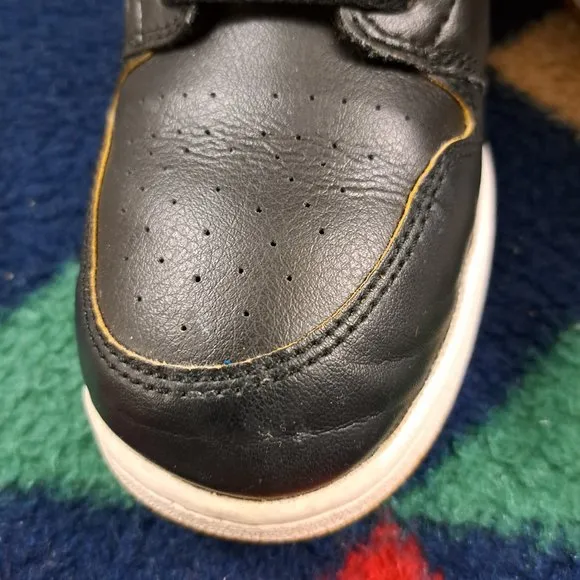 Nike Air Jordan Retro 1 Mid Shoes Sneakers GS Black Gold Youth Size 6