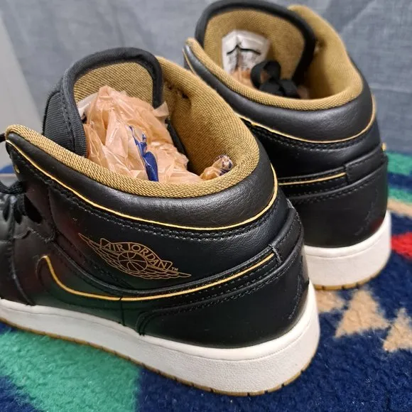 Nike Air Jordan Retro 1 Mid Shoes Sneakers GS Black Gold Youth Size 6