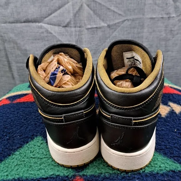 Nike Air Jordan Retro 1 Mid Shoes Sneakers GS Black Gold Youth Size 6