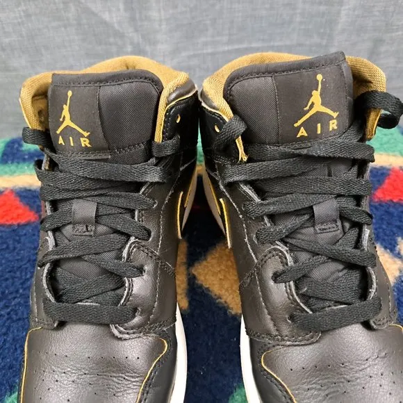 Nike Air Jordan Retro 1 Mid Shoes Sneakers GS Black Gold Youth Size 6