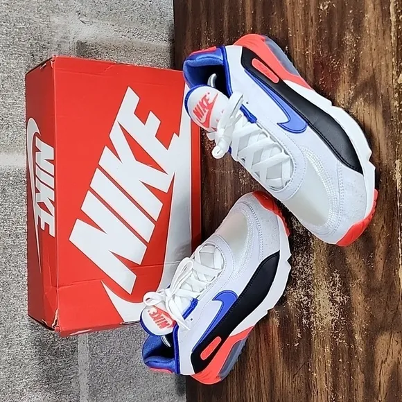 Nike Air Max 2090 EOI GS Size 7Y Athletic Shoes White/Black/Blue Suede Upper