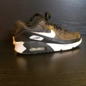 Nike Air Max 90  Shoes Size 6.5Y Sneakers