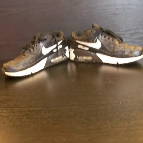 Nike Air Max 90  Shoes Size 6.5Y Sneakers