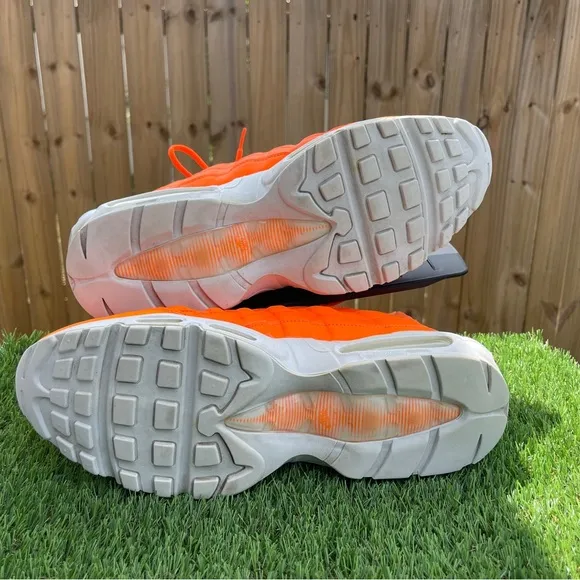 Nike Air Max 95 Just Do It  AV6246-800 Men's Size 12 Athletic Running Shoes