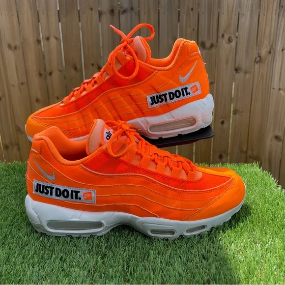 Nike Air Max 95 Just Do It  AV6246-800 Men's Size 12 Athletic Running Shoes