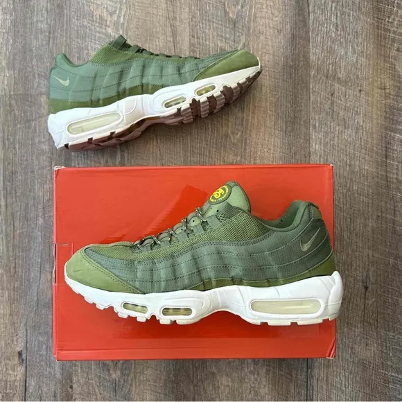 Nike Air Max 95 x Stussy Olive Green