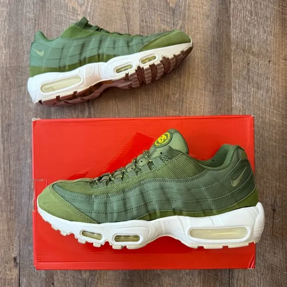 Nike Air Max 95 x Stussy Olive Green