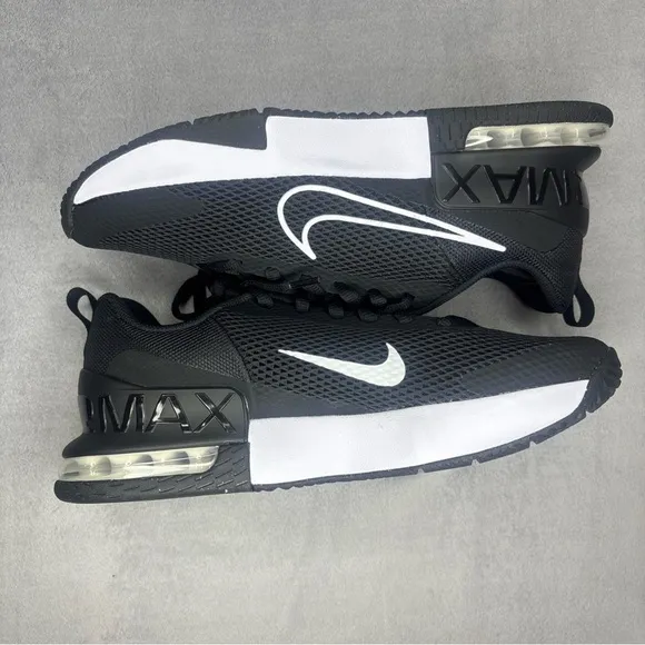 🔥🔥🔥Nike Air Max Alpha Trainer 6 Black White Size: 10.5🔥🔥🔥
