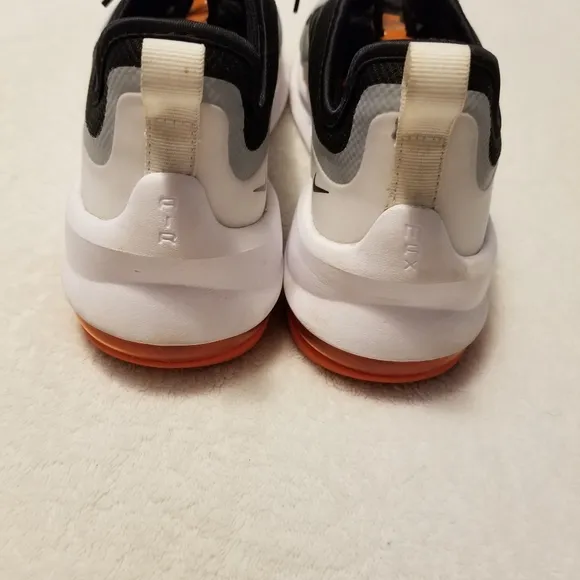Nike Air Max Axis Mens White/Black/Gray/Magma Orange Athletic Shoes Size 8