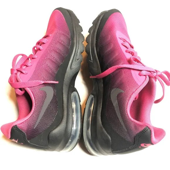 Nike Air Max Invigor GS black, pink flash running shoes