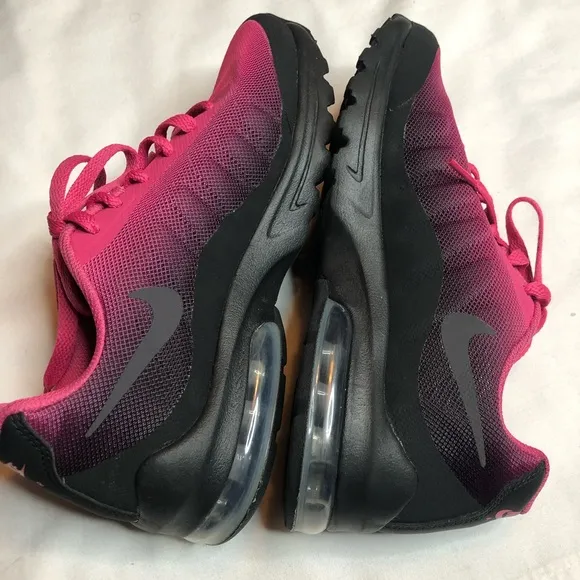 Nike Air Max Invigor GS black, pink flash running shoes