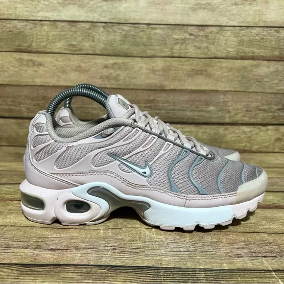 Nike Air Max Plus Athletic Shoes