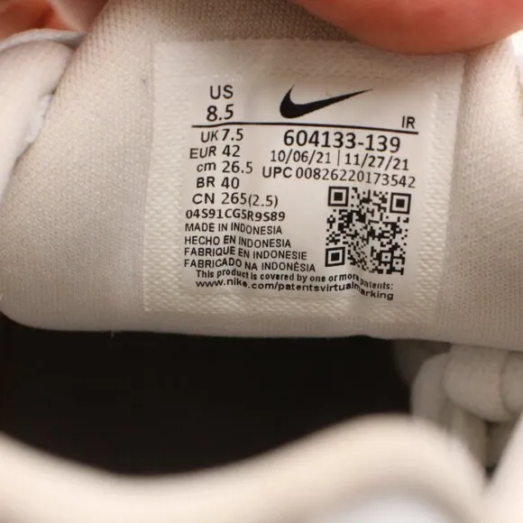 Nike Air Max Plus Men's 8.5 Sneakers Shoes Triple White Athletic 604133-139