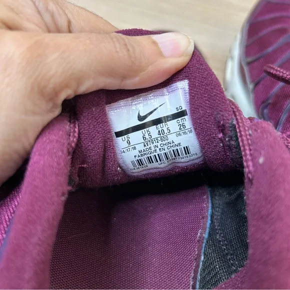 Nike Air Max Plus TN Women Size 9 Running Shoes Bordeaux/Summit White AV7912-600