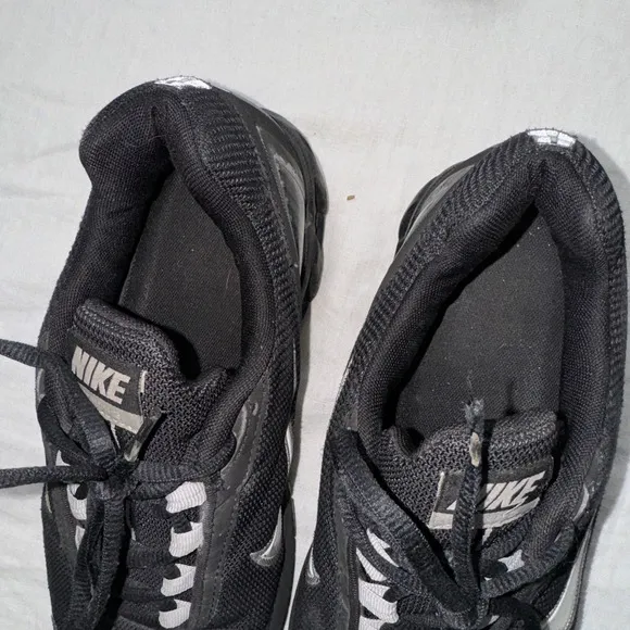 Nike Air Max Torch 3 Plus Mens Size 9.5 Black White Running Shoes 319116-011