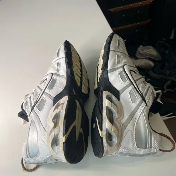 NIKE AIR MAX Torch WHITE Silver &amp; Black Highlights Athletic Shoes Sz 11