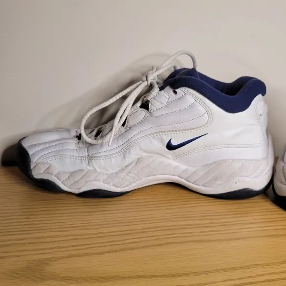 NIKE AIR Men's 1999 Basketball Athletic Shoes - Size (10) - Worn