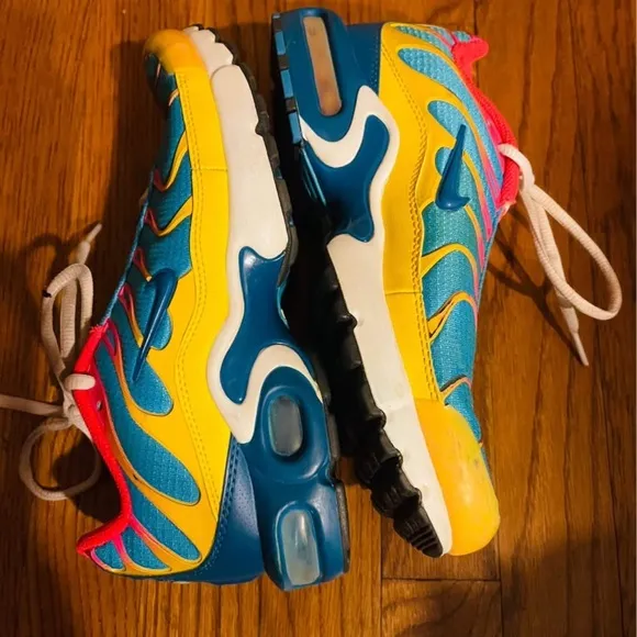 Nike Air Plus Superman Ice Cream Athletic Shoes Size 6.5 Y