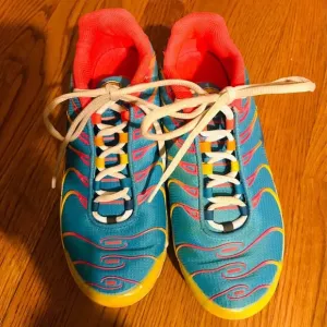 Nike Air Plus Superman Ice Cream Athletic Shoes Size 6.5 Y