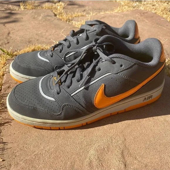 Nike Air Sneakers Mens US 8.5 Athletic Basketball Lace-Up Shoes Gray Orange