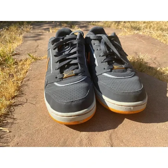 Nike Air Sneakers Mens US 8.5 Athletic Basketball Lace-Up Shoes Gray Orange