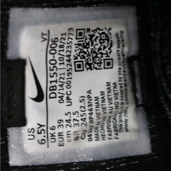 Nike Air VaporMax Flyknit 2021 Youths 6.5 Womens 8 Running Shoes Black White