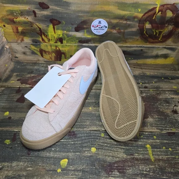Nike Blazer Low '77 Women's Size 11.5 Men's 10 Salmon Suede‎ Shoes FQ8060-800