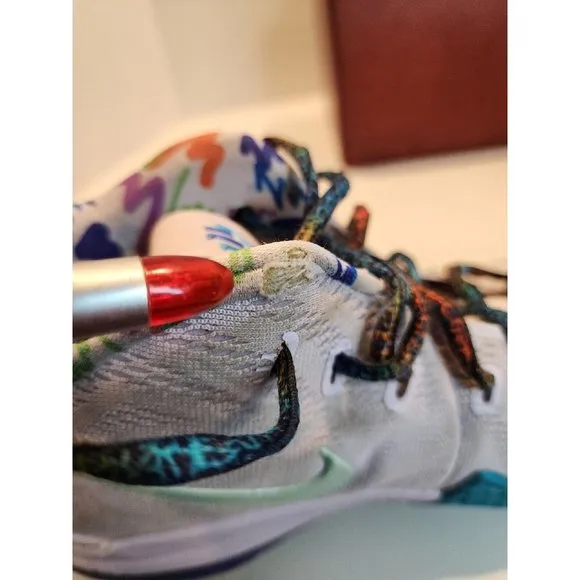 Nike Boys Kyrie 4 AA2897-902 White Basketball Shoes Sneakers Size 6Y