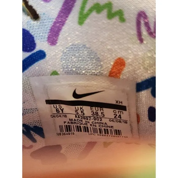 Nike Boys Kyrie 4 AA2897-902 White Basketball Shoes Sneakers Size 6Y