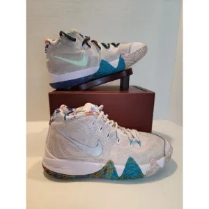 Nike Boys Kyrie 4 AA2897-902 White Basketball Shoes Sneakers Size 6Y
