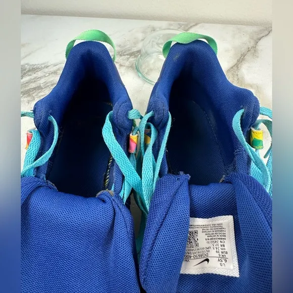 Nike Boys' LeBron Witness 7 VII Kaleidoscope Basketball Shoes Sneakers,  6.5Y