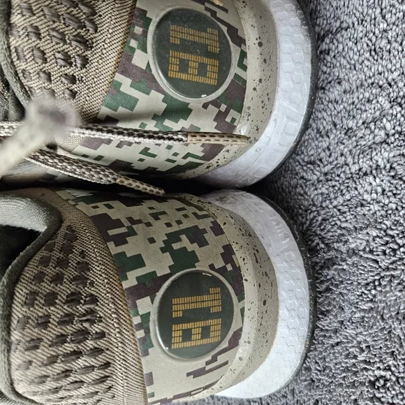 Nike Camouflage Athletic Shoes