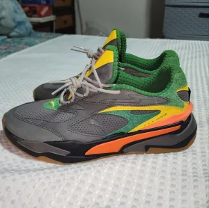NIKE EUC MENS SIZE 10 EAT YOUR VEGGIES LIKE NEW RU FAST SNEAKERS SHOES