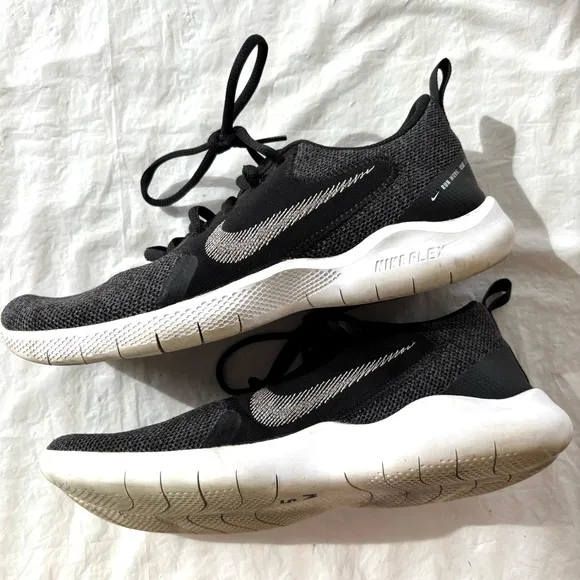 Nike Flex Experience RN 10 Black Running Shoes SZ 9.5 Worn 1X
