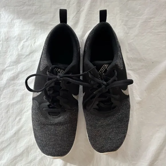 Nike Flex Experience RN 10 Black Running Shoes SZ 9.5 Worn 1X