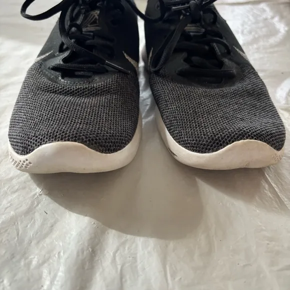 Nike Flex Experience RN 10 Black Running Shoes SZ 9.5 Worn 1X